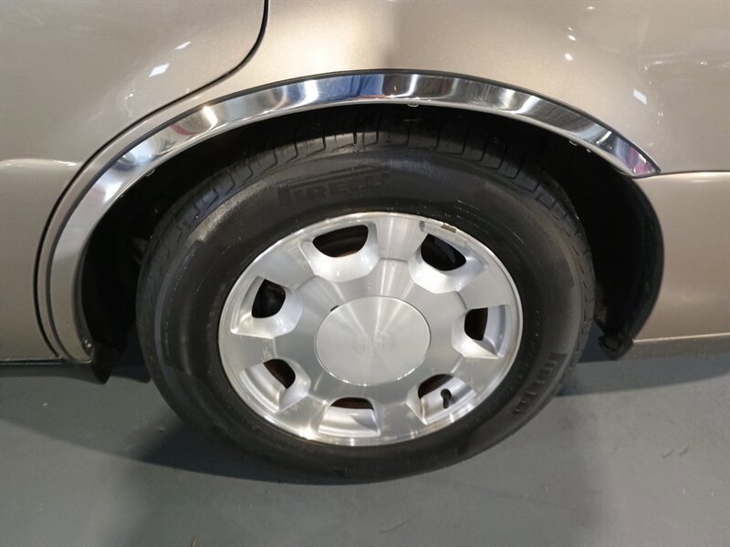 Used 2001 Cadillac De Ville FWD image 70
