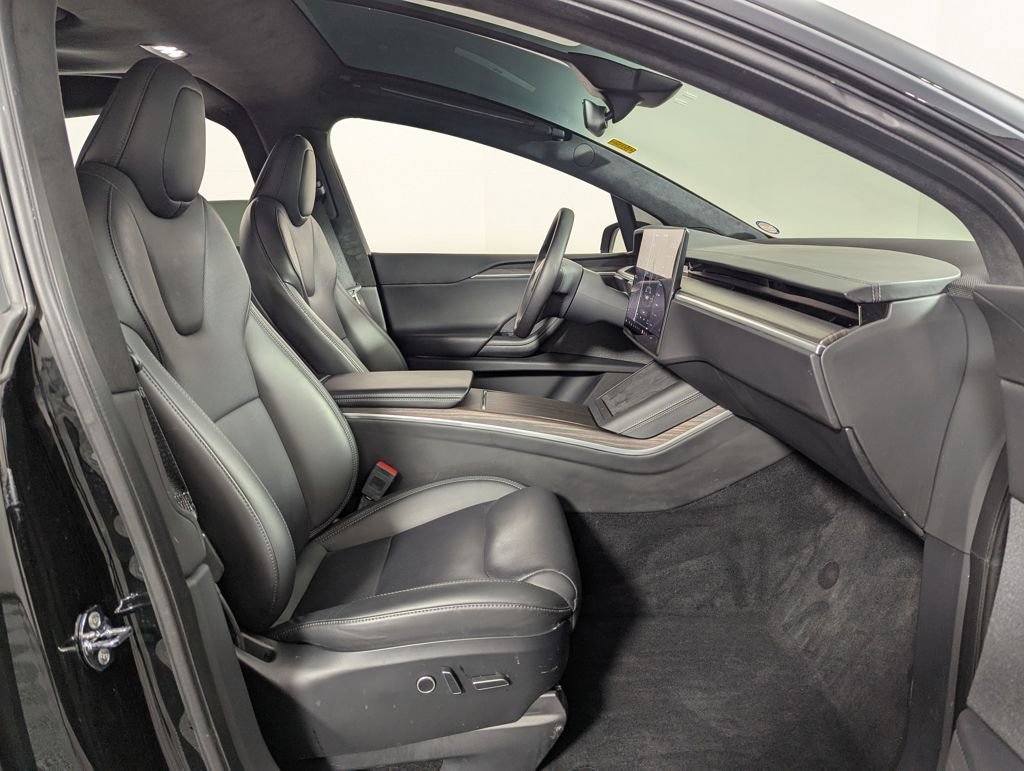 Used 2024 Tesla Model X image 32