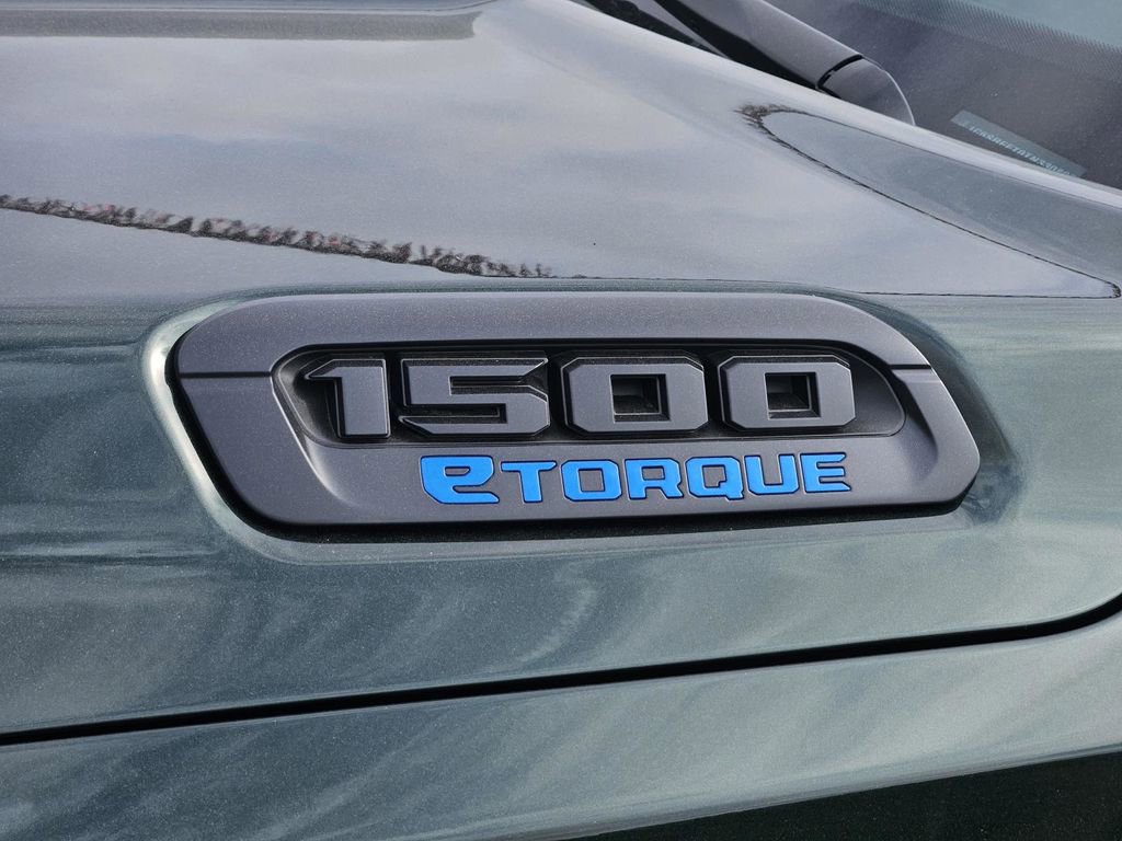 New 2026 RAM 1500 4x4 Crew Cab image 7