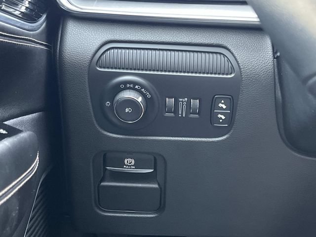 Used 2023 Jeep Wagoneer Series II AWD/4WD image 39