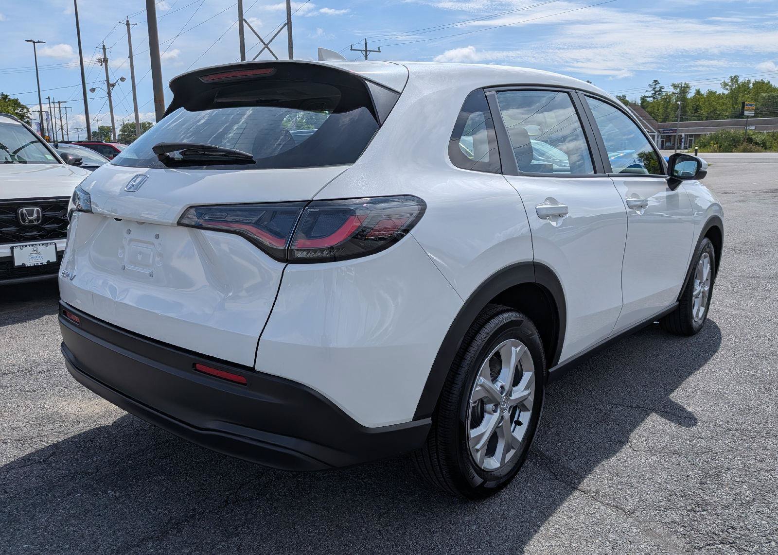 Certified 2025 Honda HR-V LX image 8