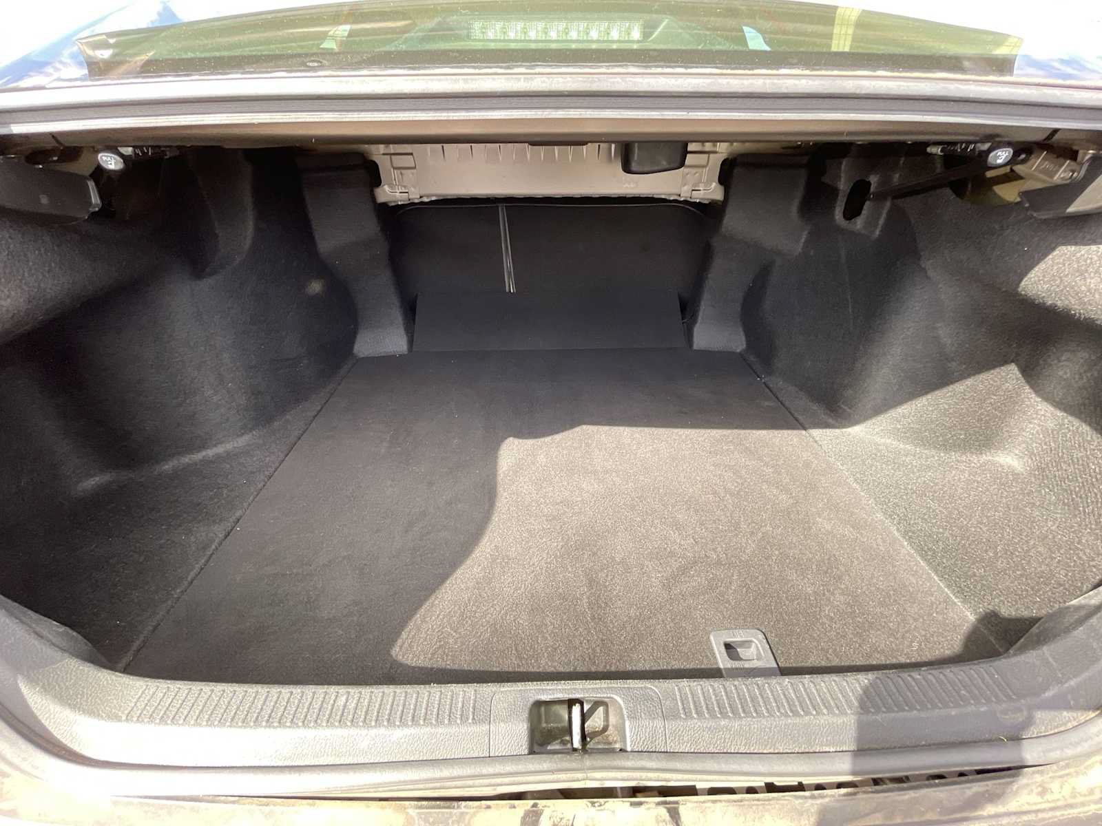 Used 2018 Toyota Camry XLE FWD image 22