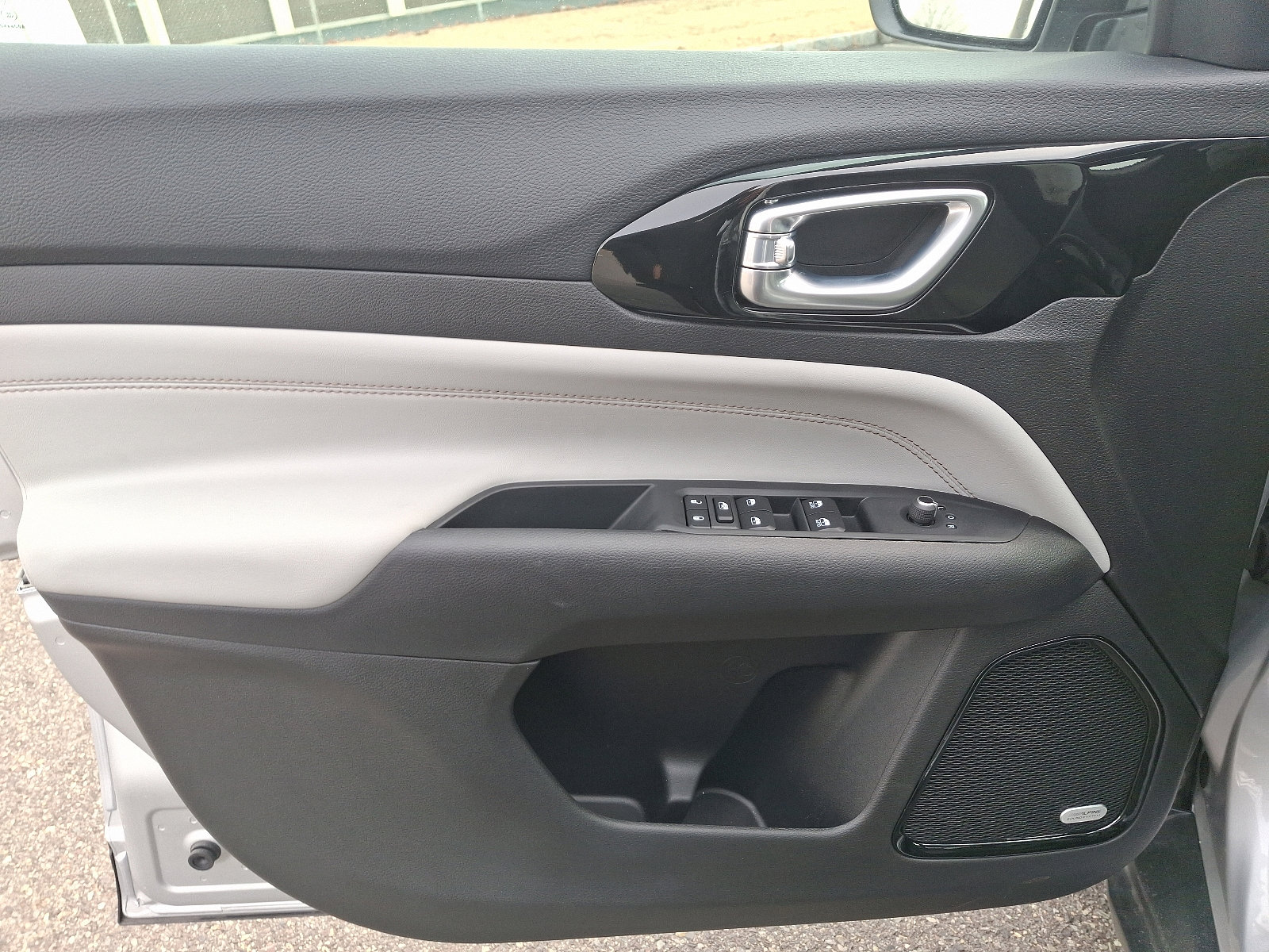 New 2025 Jeep Compass Limited w/ Sun & Sound Group image 9