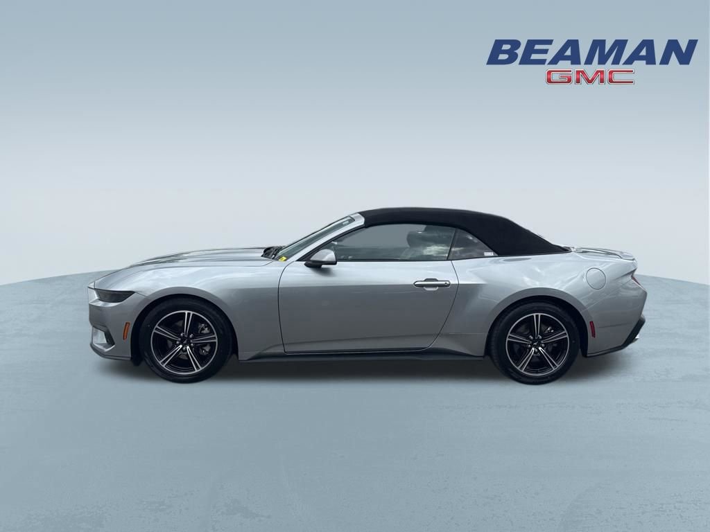 Used 2025 Ford Mustang Premium RWD image 4