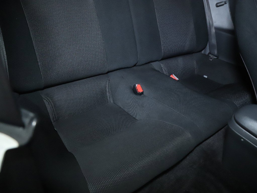 Used 2003 Toyota Celica GT image 30