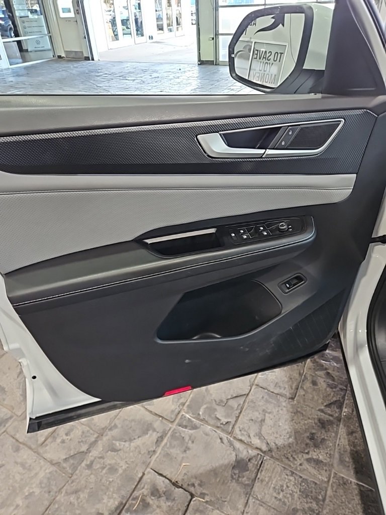 Used 2024 Volkswagen Atlas Cross Sport SEL R-Line image 26