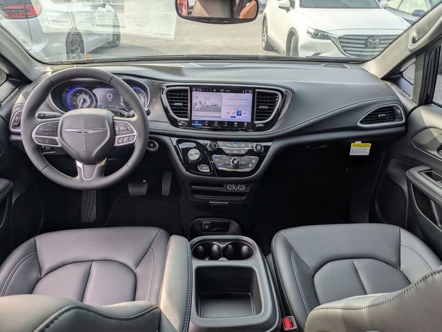 New 2025 Chrysler Pacifica Select image 31