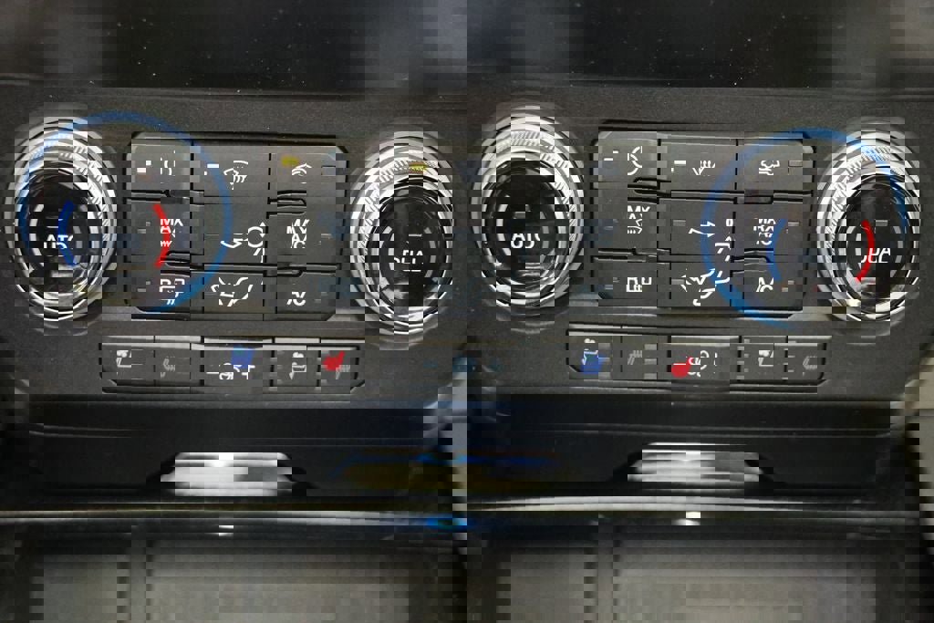 Used 2021 Ford F450 Platinum w/ FX4 Off-Road Package image 33