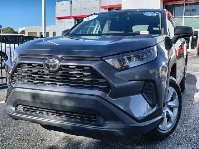 Used 2022 Toyota RAV4 LE AWD/4WD image 1