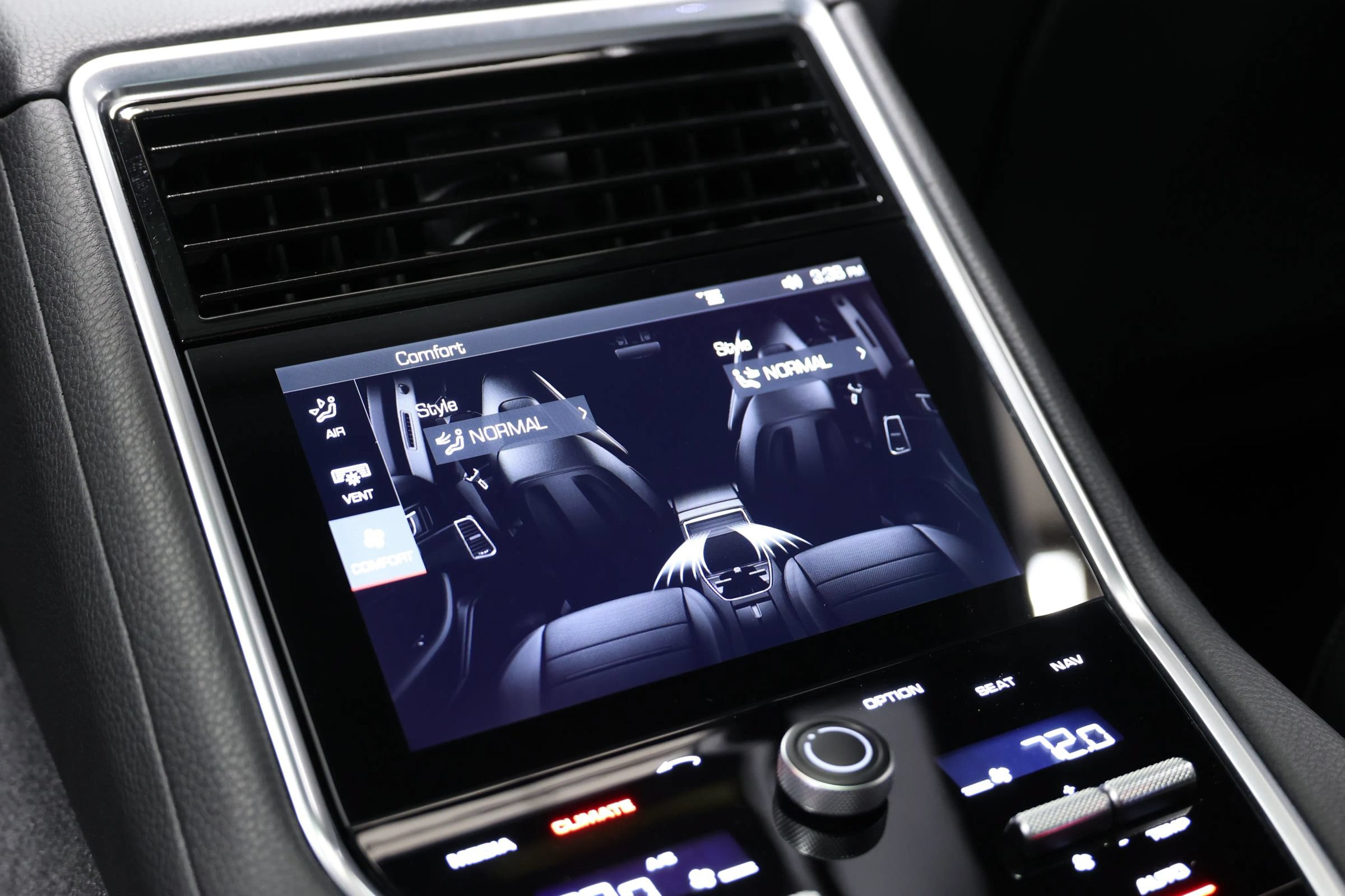 Used 2020 Porsche Panamera AWD/4WD image 62