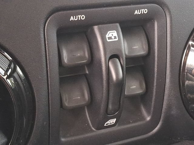 Used 2017 Jeep Wrangler Unlimited Sahara AWD/4WD image 23
