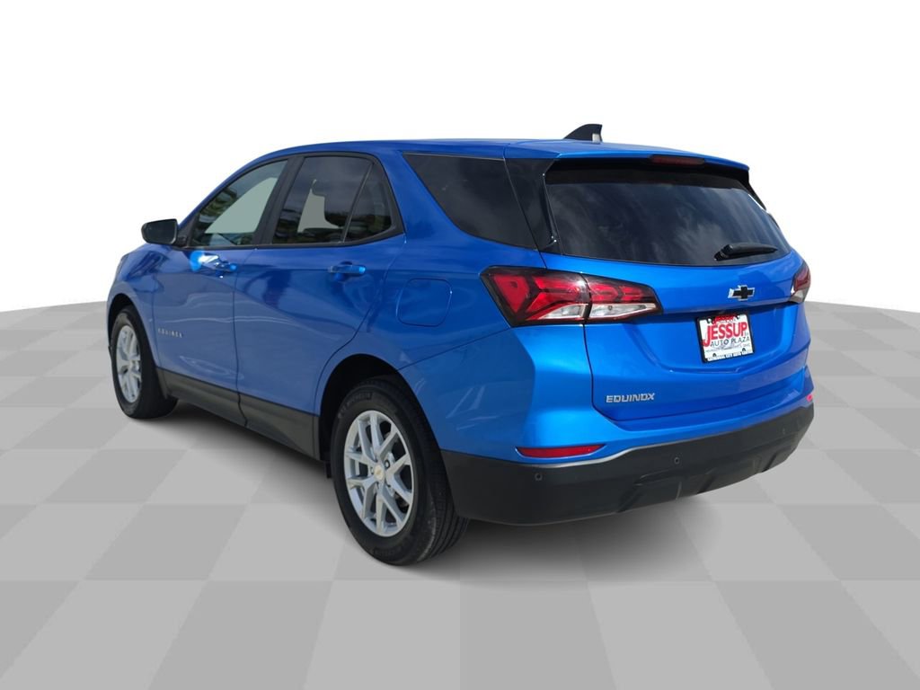 Used 2024 Chevrolet Equinox LS w/ LS Convenience Package FWD image 6