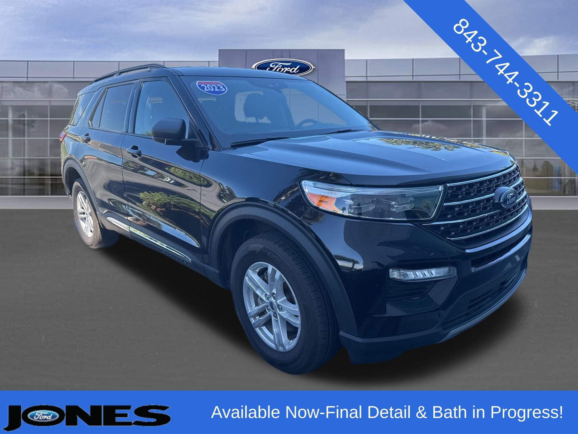 Used 2023 Ford Explorer XLT w/ Equipment Group 202A AWD/4WD image 1