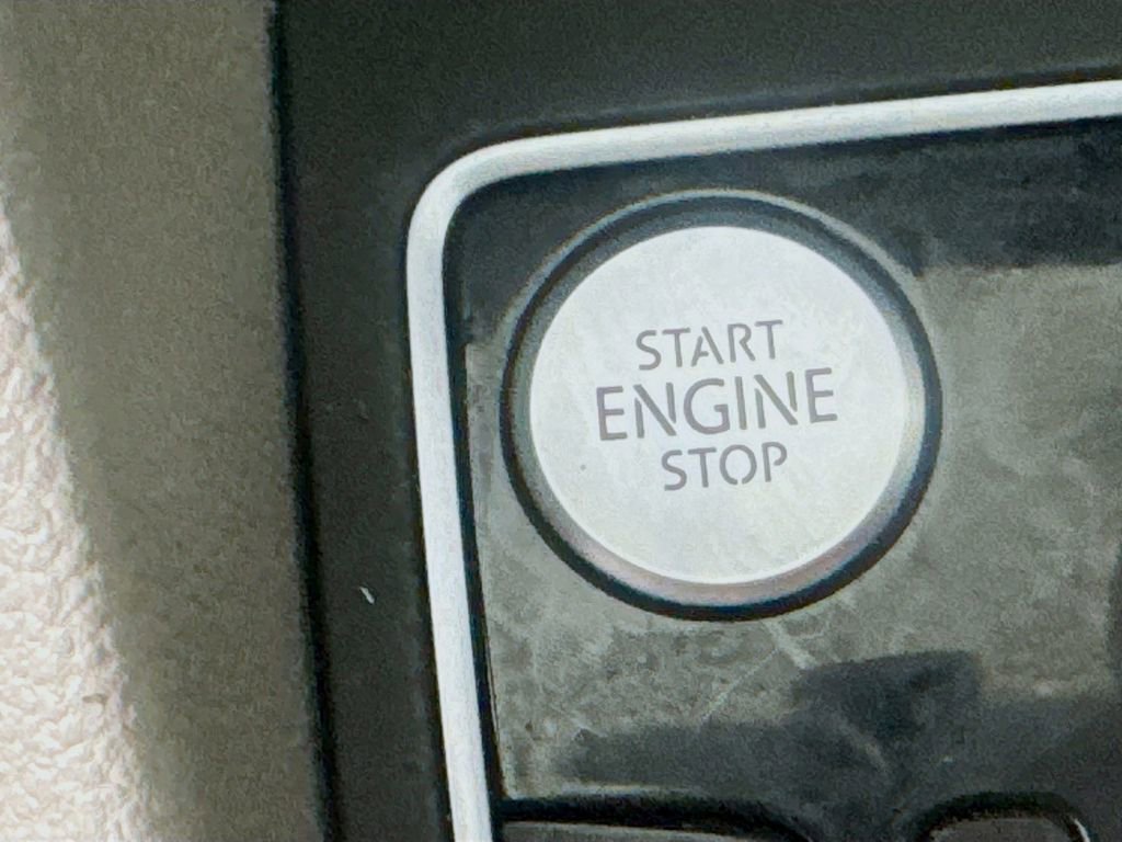 Used 2015 Volkswagen Passat 1.8T Limited Edition image 20