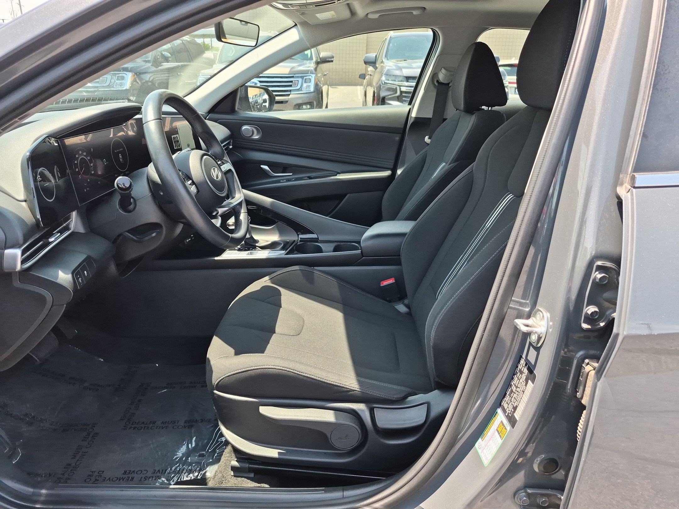 Certified 2025 Hyundai Elantra SEL FWD image 14