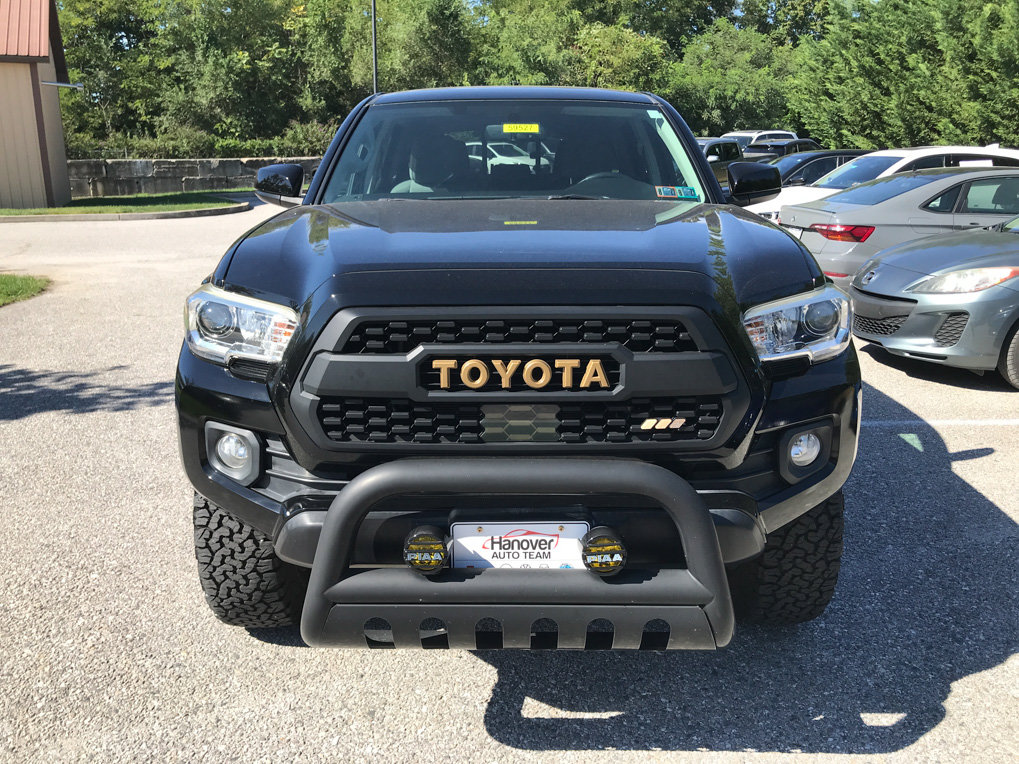 Used 2017 Toyota Tacoma SR5 AWD/4WD image 3