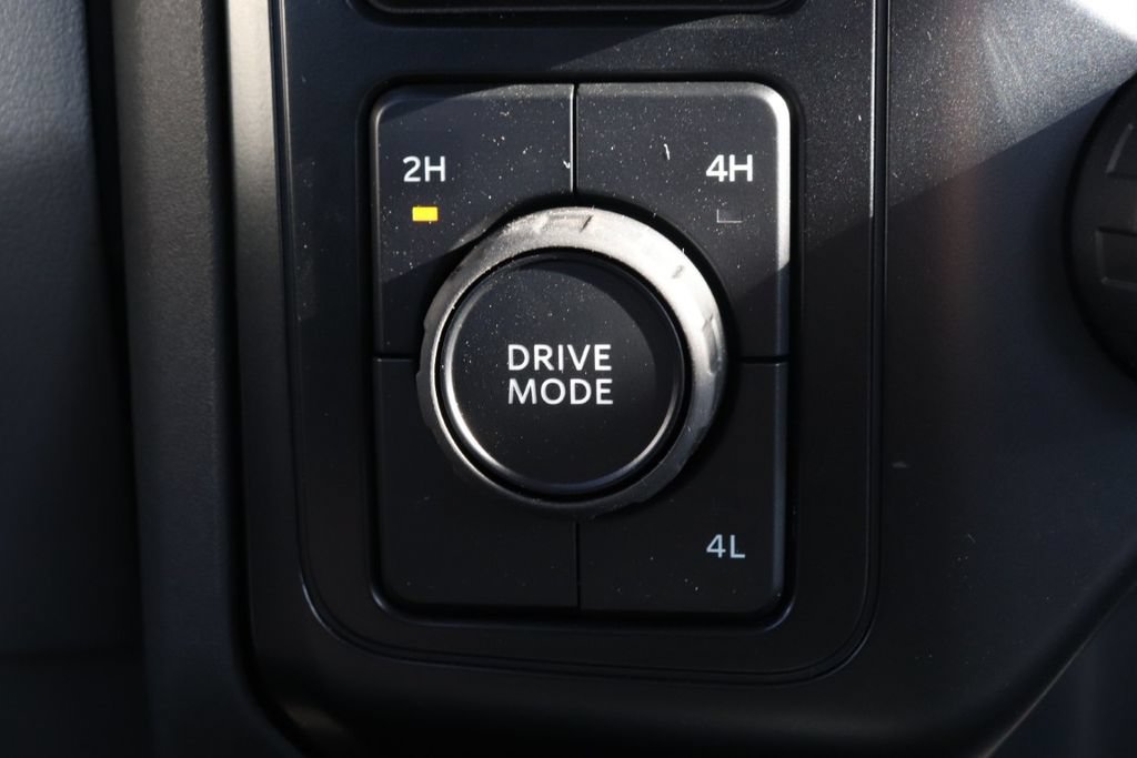 New 2025 Ford F550 4x4 Regular Cab Super Duty image 14