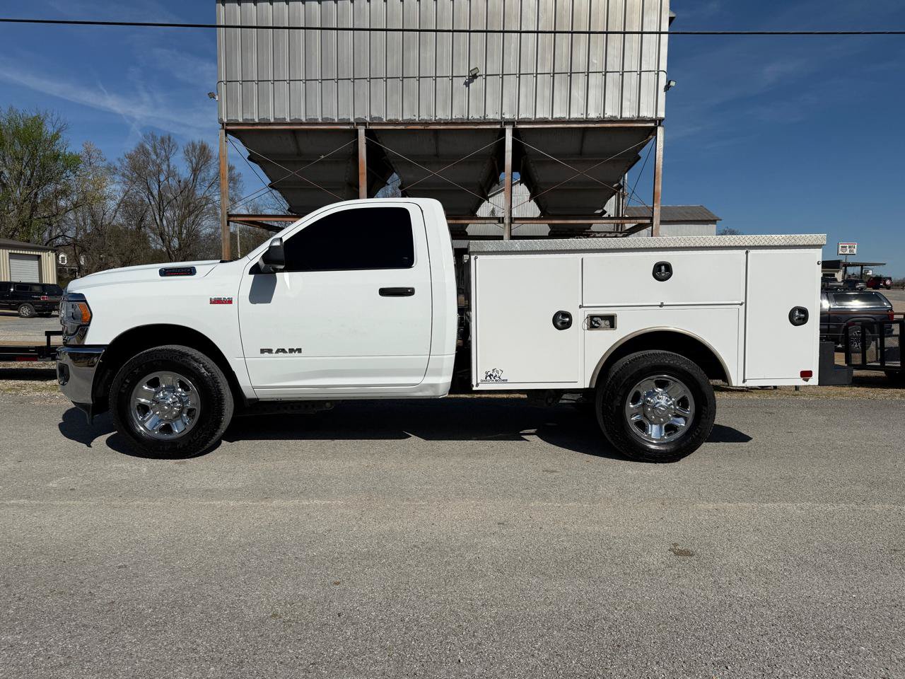 Used 2022 RAM 2500 Tradesman RWD image 2