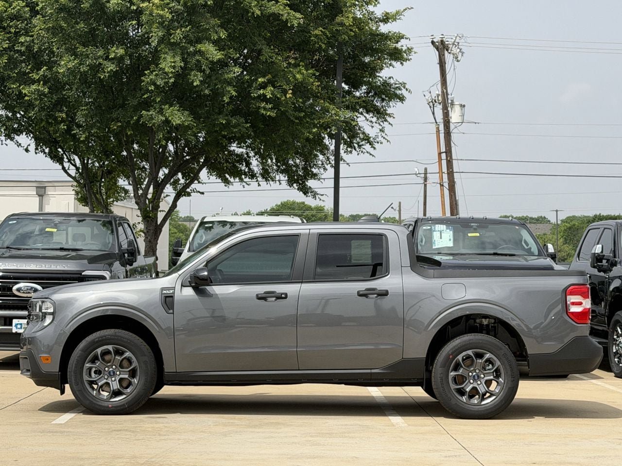 New 2026 Ford Maverick XLT w/ XLT Luxury Package FWD image 3