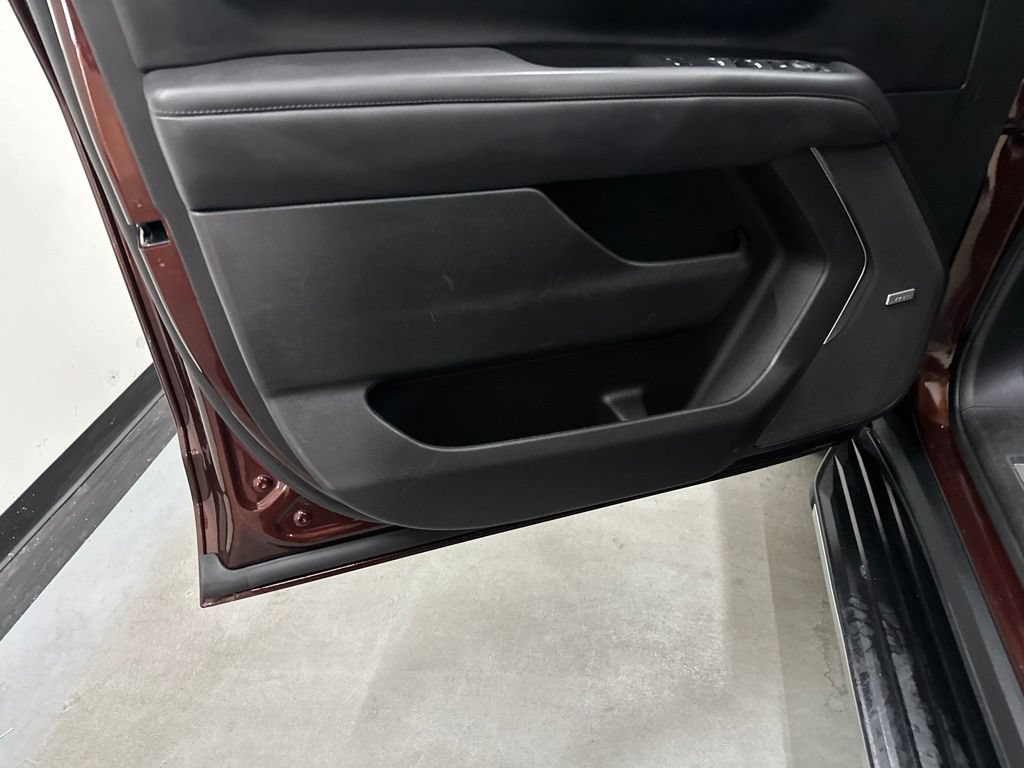 Used 2023 Chevrolet Tahoe LT AWD/4WD image 40