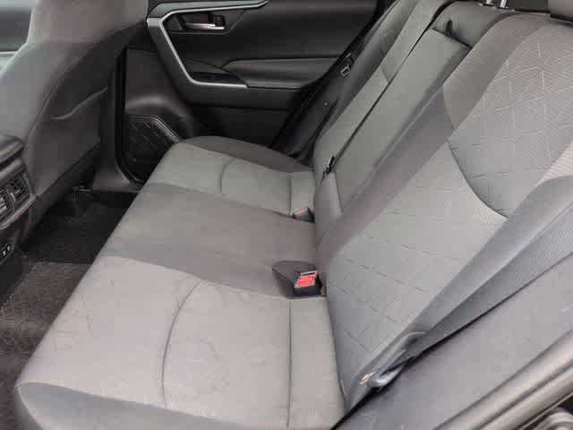 Used 2021 Toyota RAV4 XLE FWD image 19