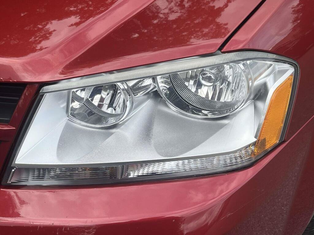 Used 2010 Dodge Avenger SXT FWD image 13