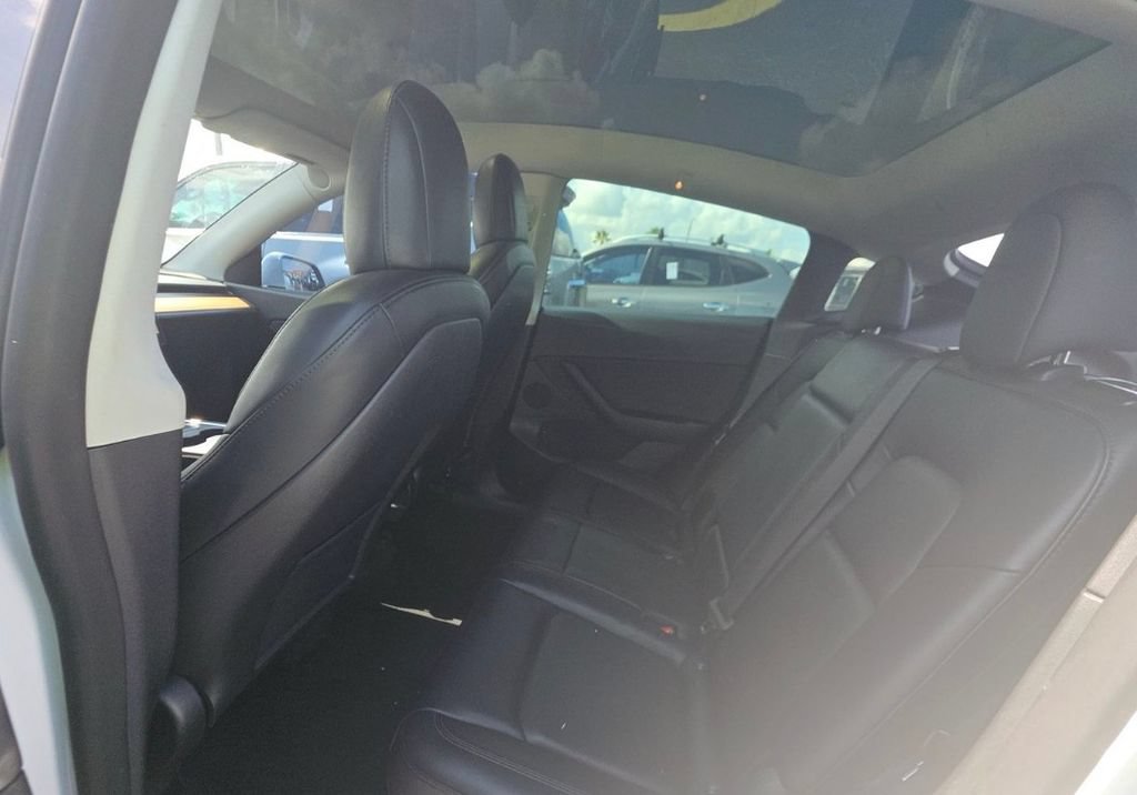 Used 2022 Tesla Model Y Performance AWD/4WD image 18