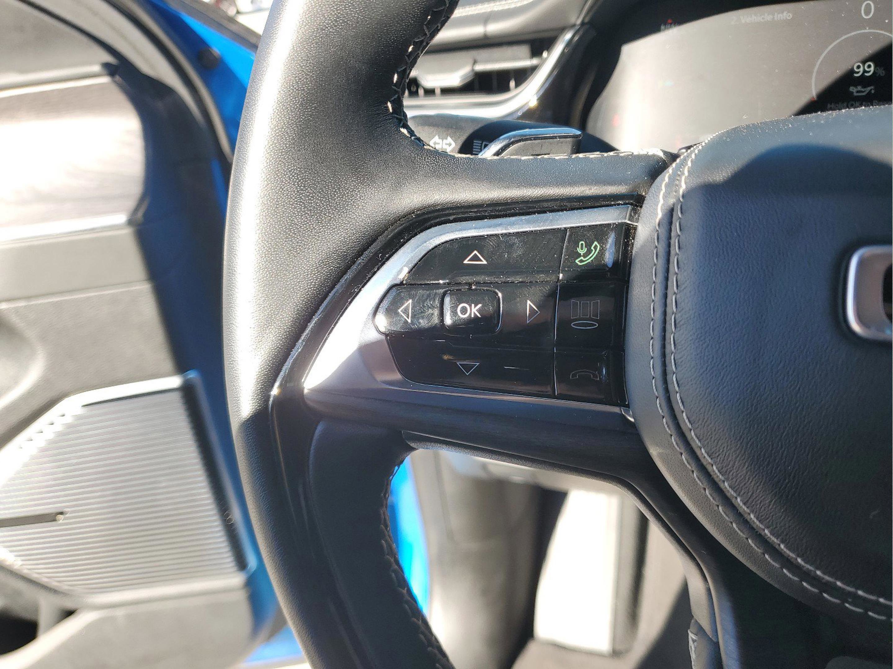 Used 2024 Jeep Grand Cherokee Overland w/ Advanced Protech Group III image 24