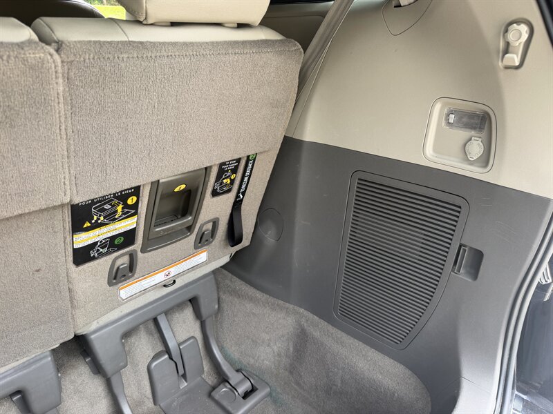 Used 2015 Toyota Sienna XLE w/ XLE Navigation Package AWD/4WD image 52