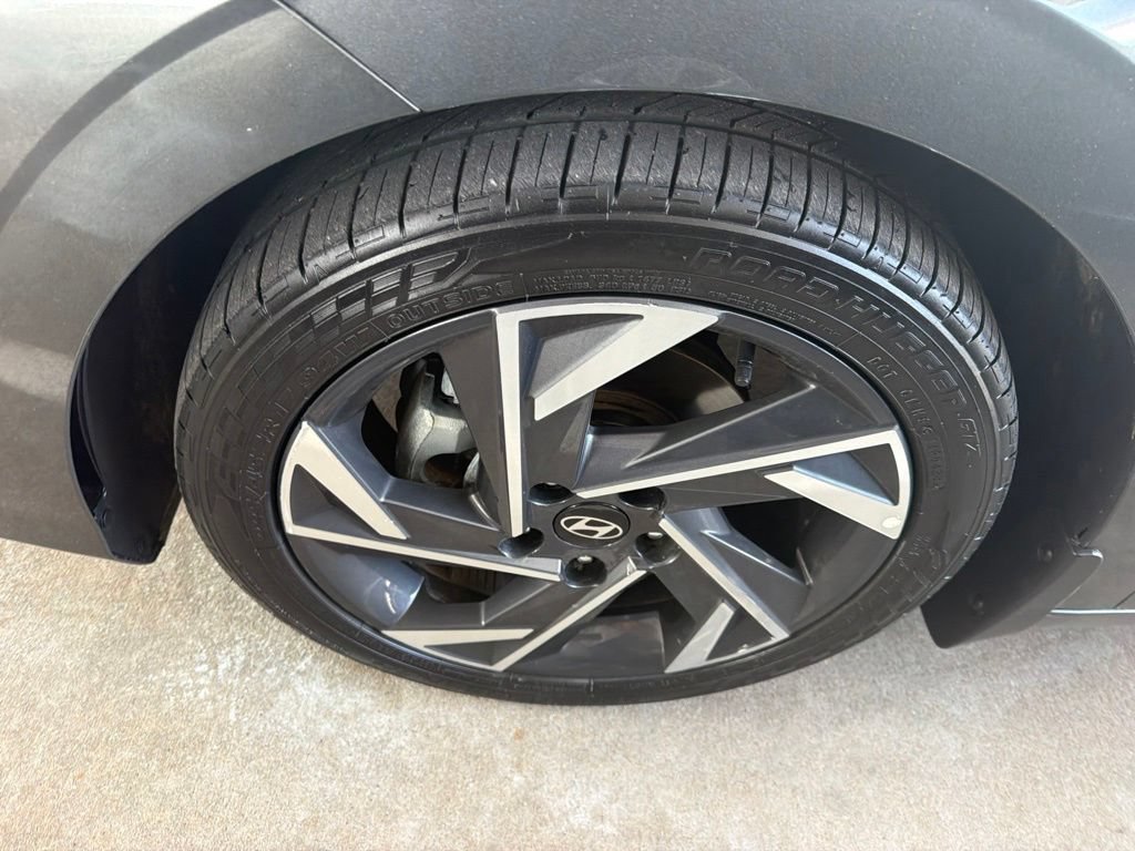 Used 2024 Hyundai Elantra SEL w/ Convenience Package FWD image 7