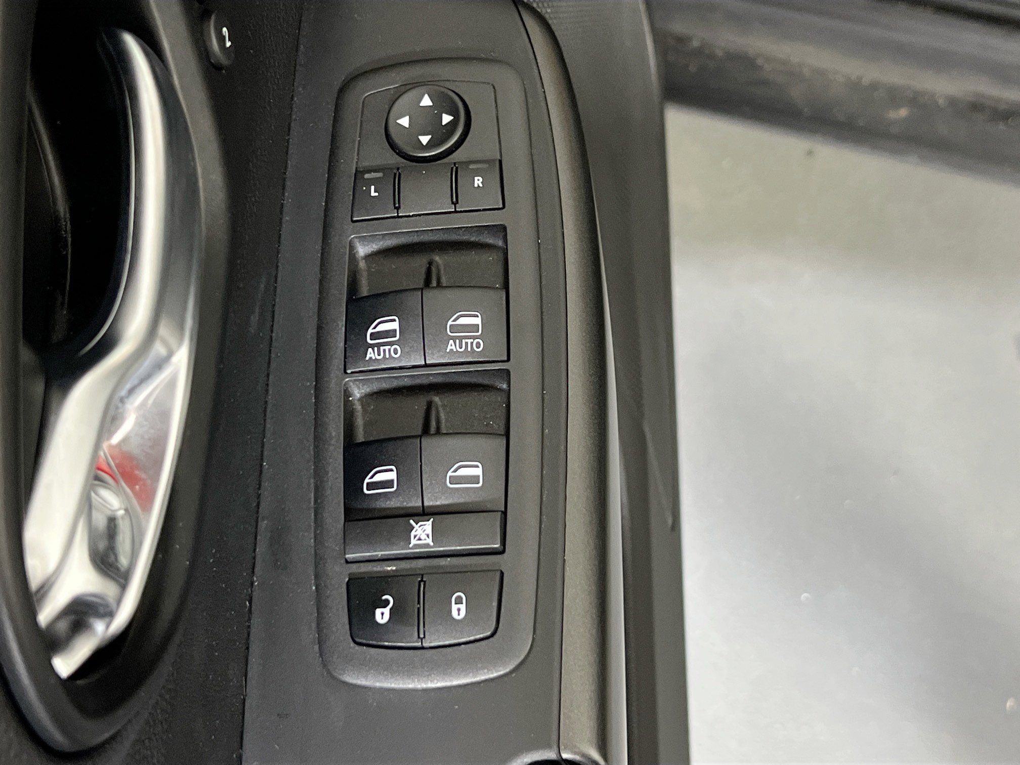 Used 2022 Jeep Cherokee Trailhawk w/ Premium Leather Package image 17