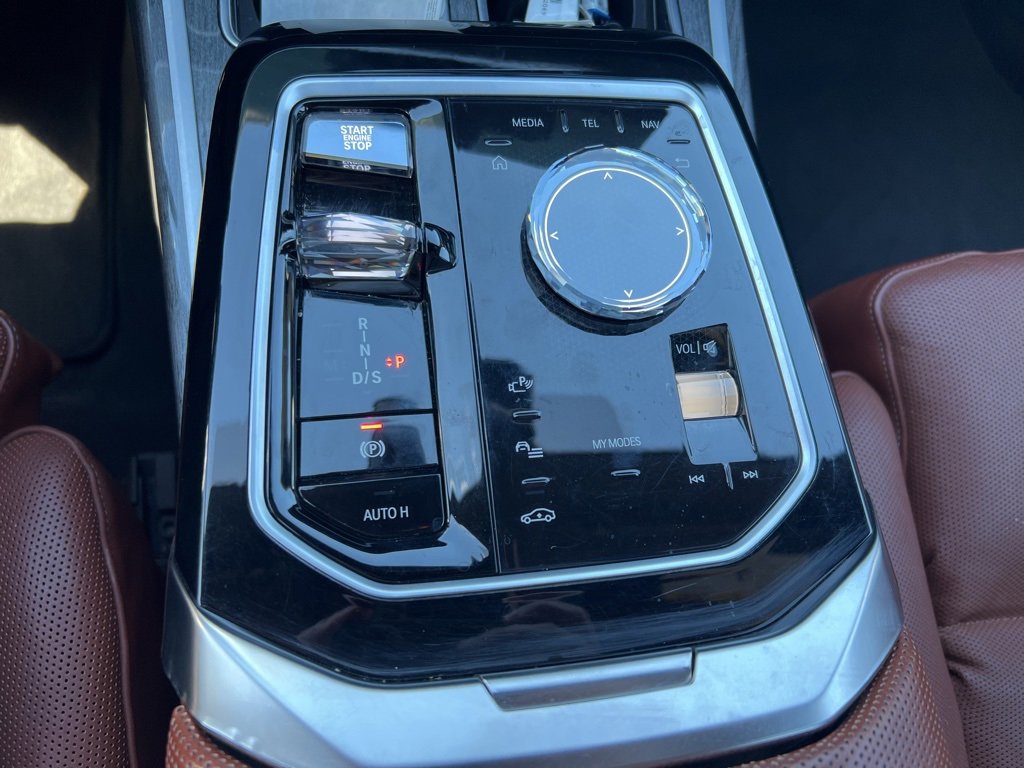 Used 2023 BMW 760i xDrive image 18