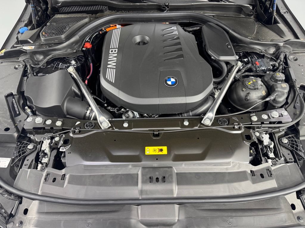 New 2027 BMW 550e xDrive AWD/4WD image 9