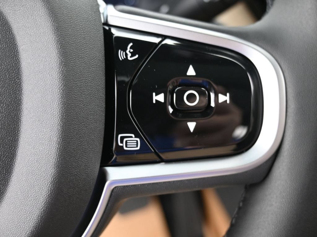 New 2026 Volvo XC60 B5 Core AWD/4WD image 19