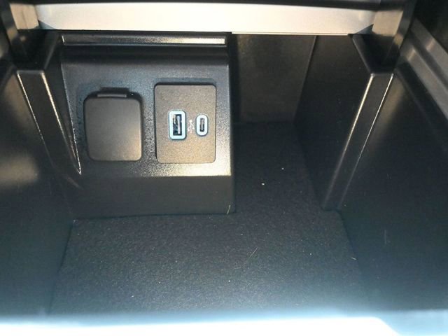 Used 2023 Ford Explorer ST w/ Technology Package image 19