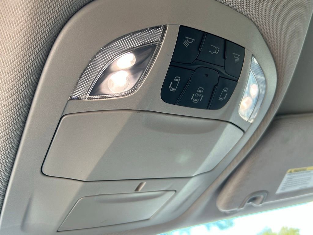 Certified 2023 Chrysler Pacifica Touring-L FWD image 28