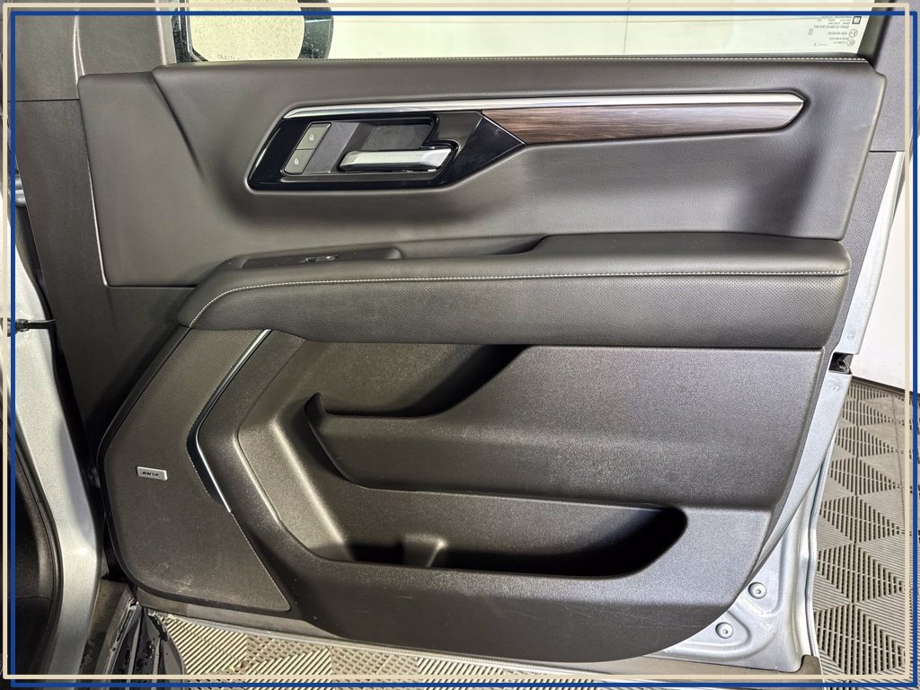 Certified 2025 Chevrolet Suburban Premier AWD/4WD image 41