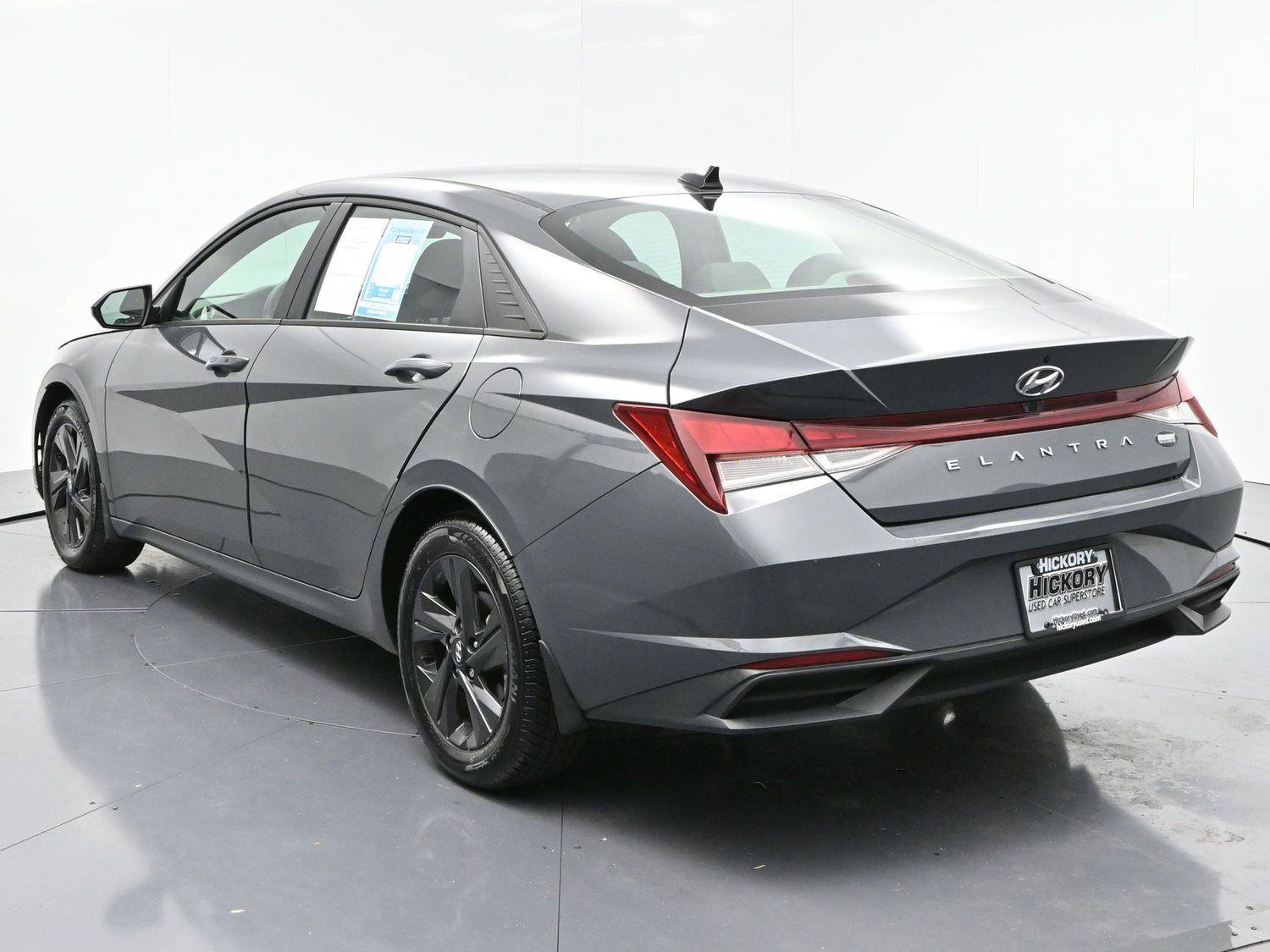 Used 2023 Hyundai Elantra SEL image 5
