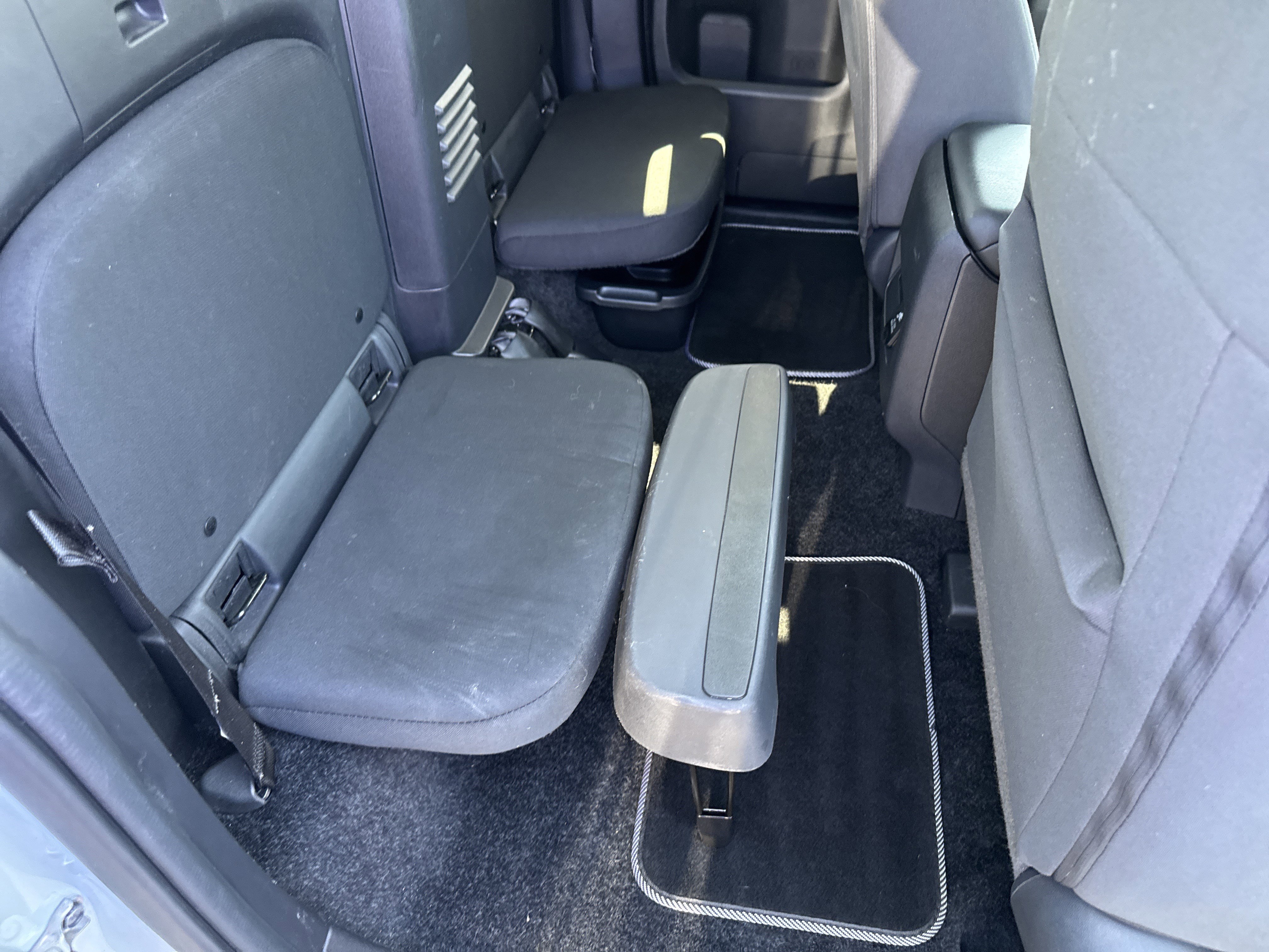 Used 2024 Nissan Frontier S w/ S Utility Package image 58