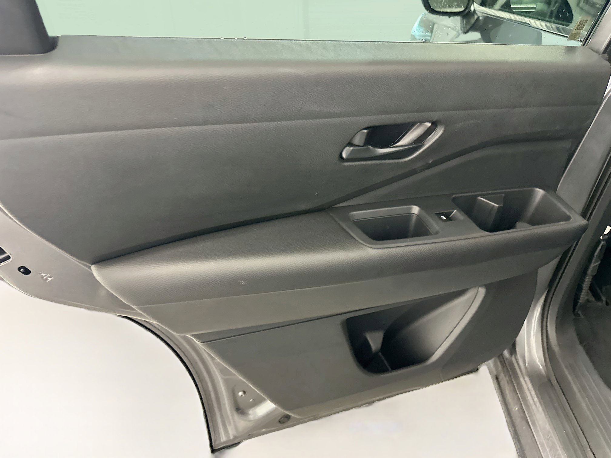 Used 2025 Nissan Pathfinder SV AWD/4WD image 26