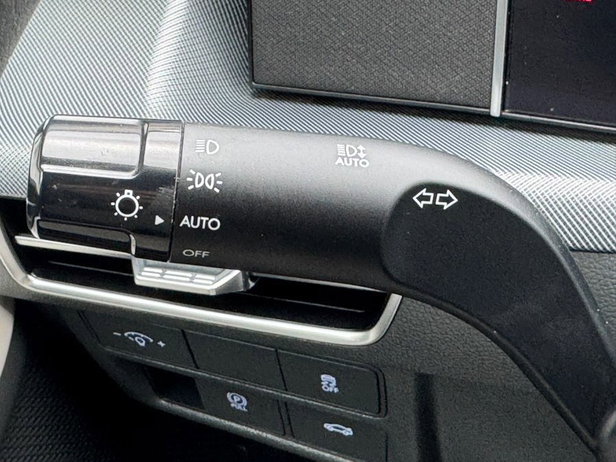 Used 2025 Hyundai Sonata SEL FWD image 17