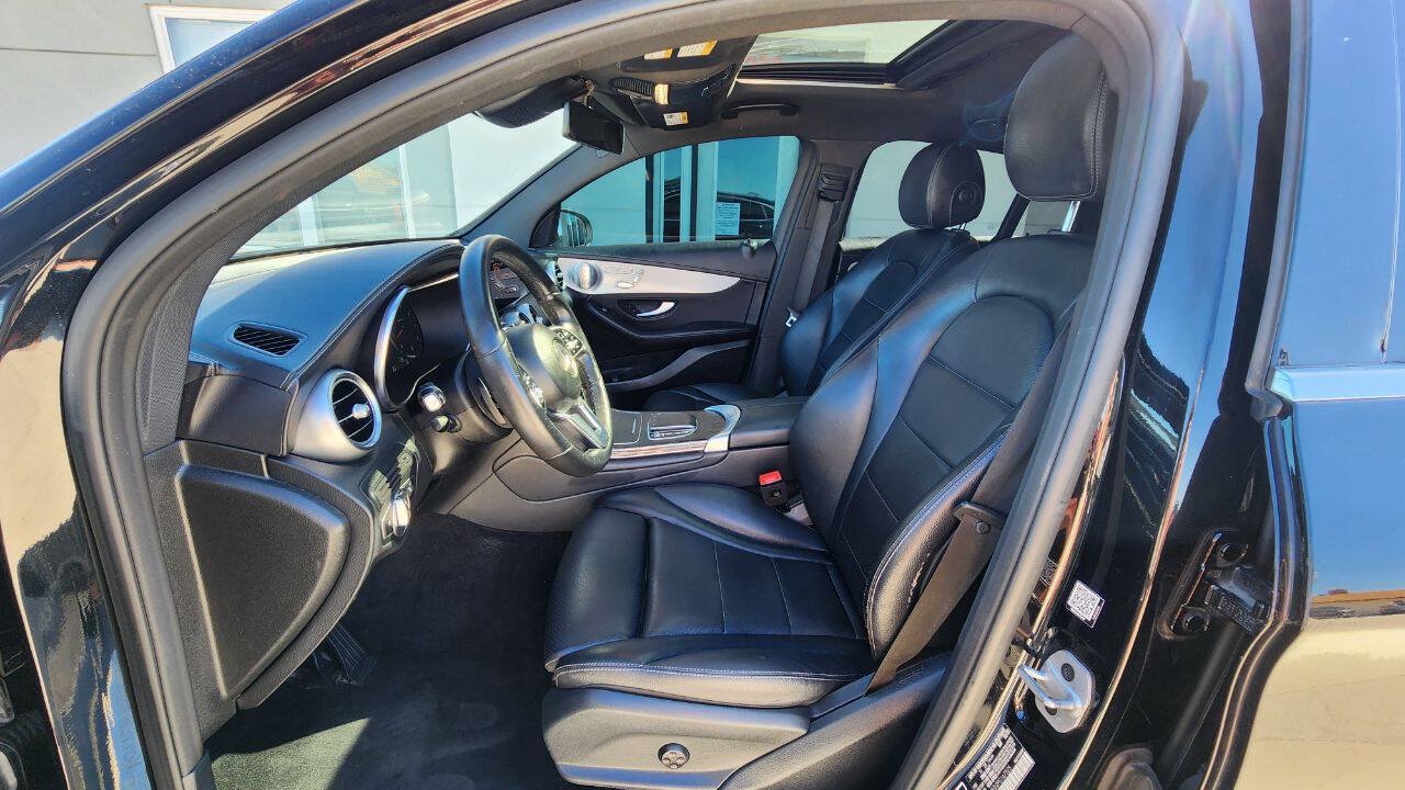 Used 2023 Mercedes-Benz GLC 300 4MATIC Coupe image 10