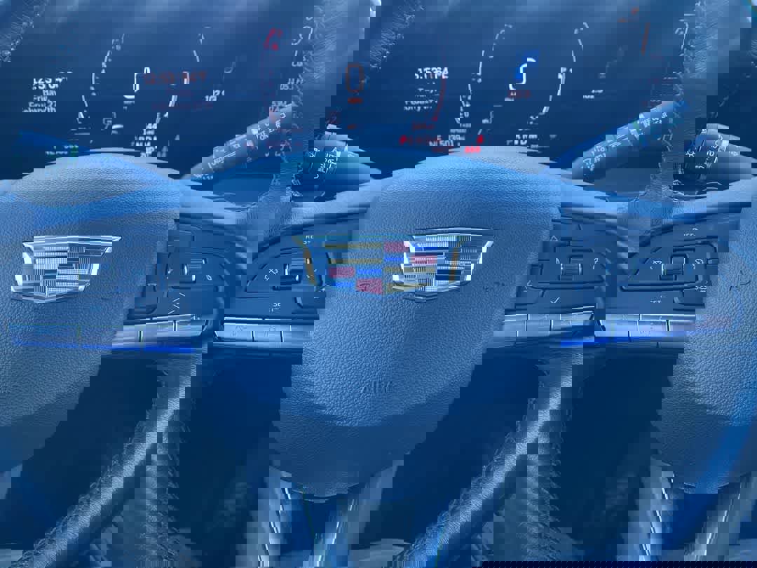 Used 2024 Cadillac XT4 Premium Luxury image 13