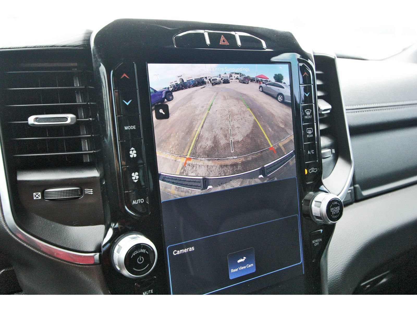 Used 2024 RAM 1500 Laramie AWD/4WD image 24