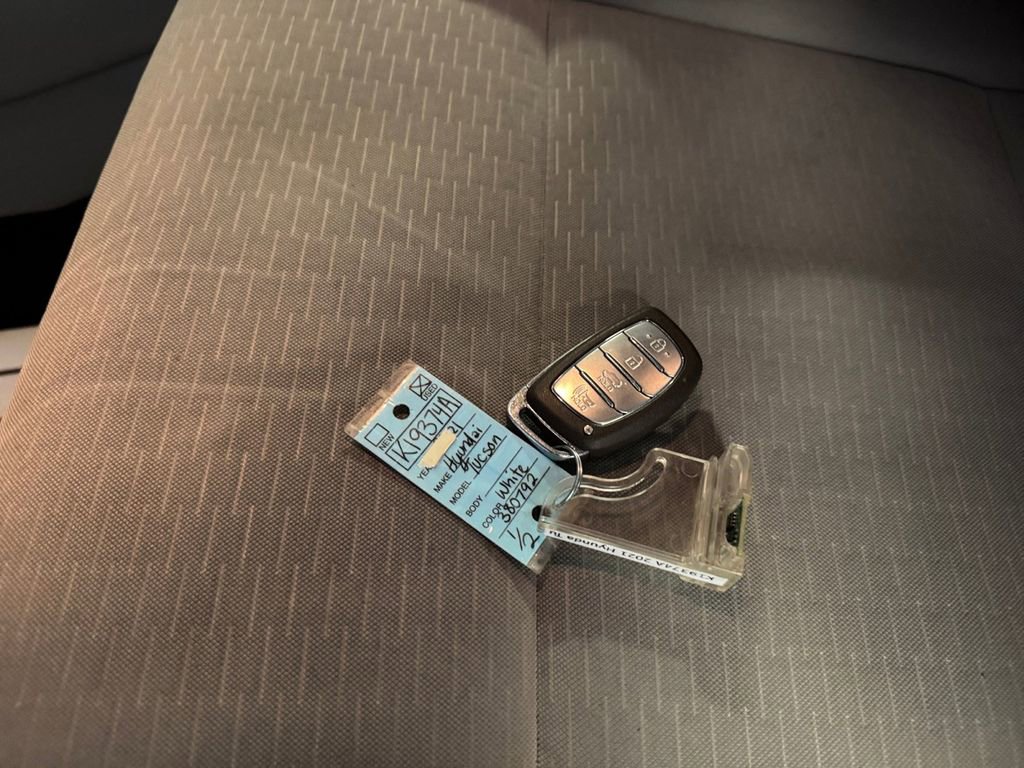 Used 2021 Hyundai Tucson Sport image 32