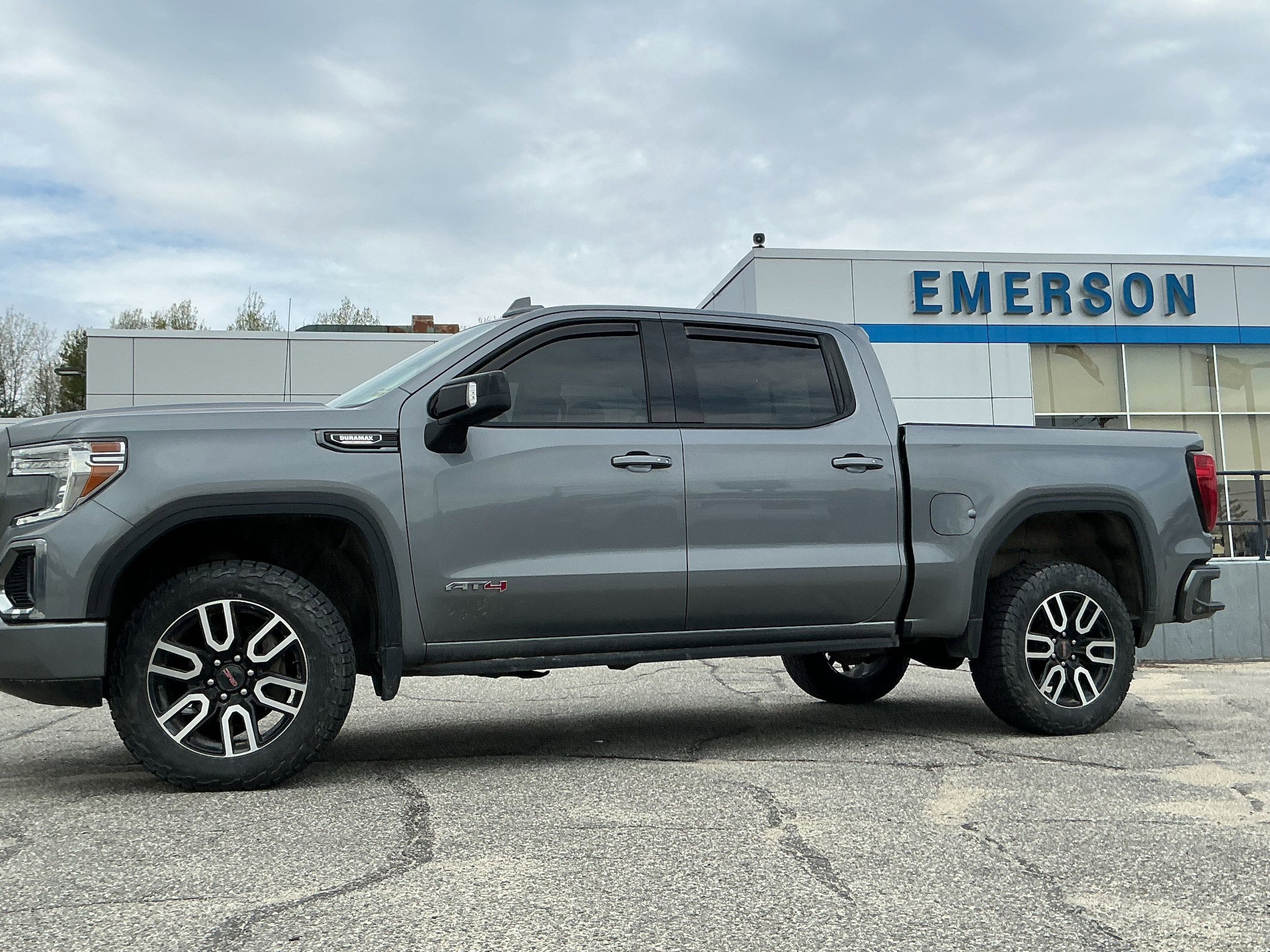 Used 2022 GMC Sierra 1500 AT4 w/ AT4 Preferred Package AWD/4WD image 6