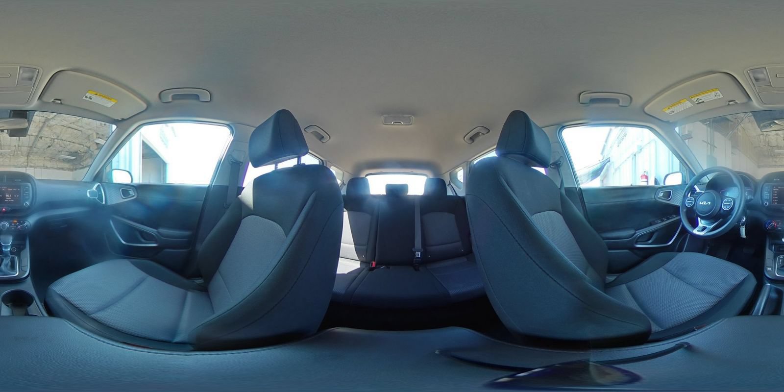 Used 2025 Kia Soul LX w/ LX Technology Package FWD image 40