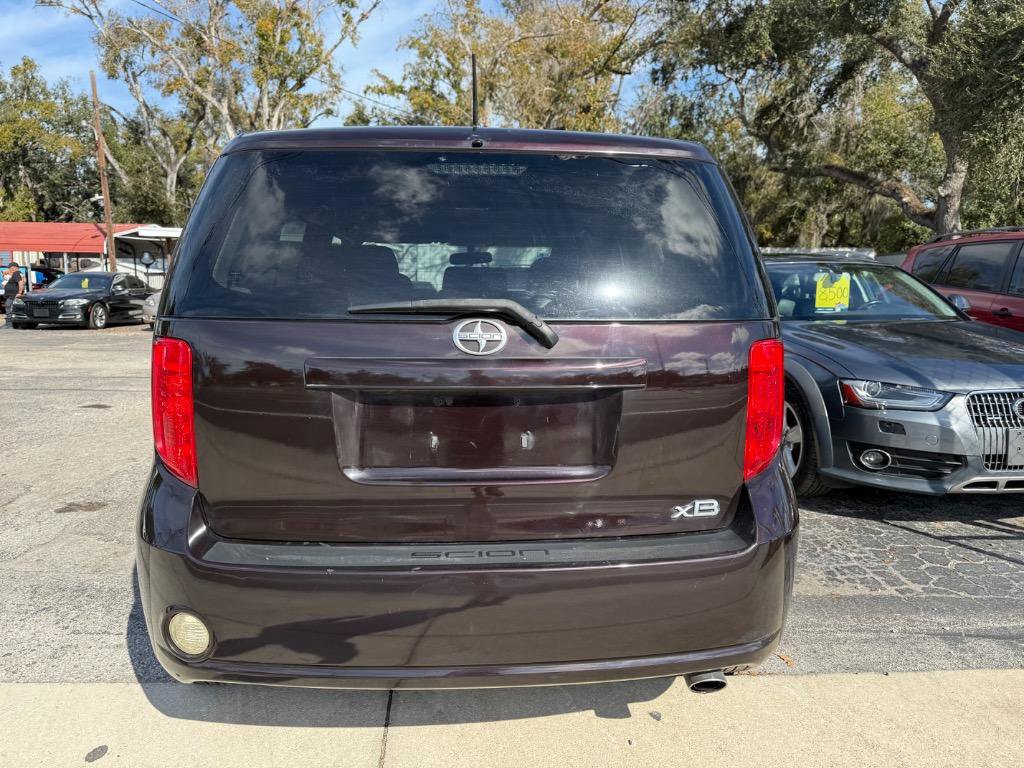 Used 2010 Scion xB FWD image 10
