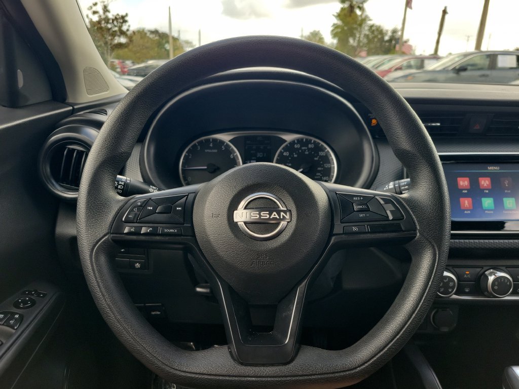Used 2023 Nissan Kicks S FWD image 17