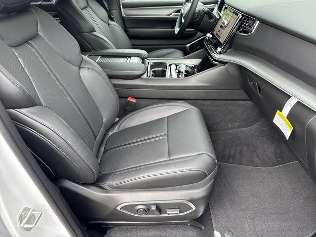 New 2026 Jeep Grand Wagoneer Limited AWD/4WD image 10